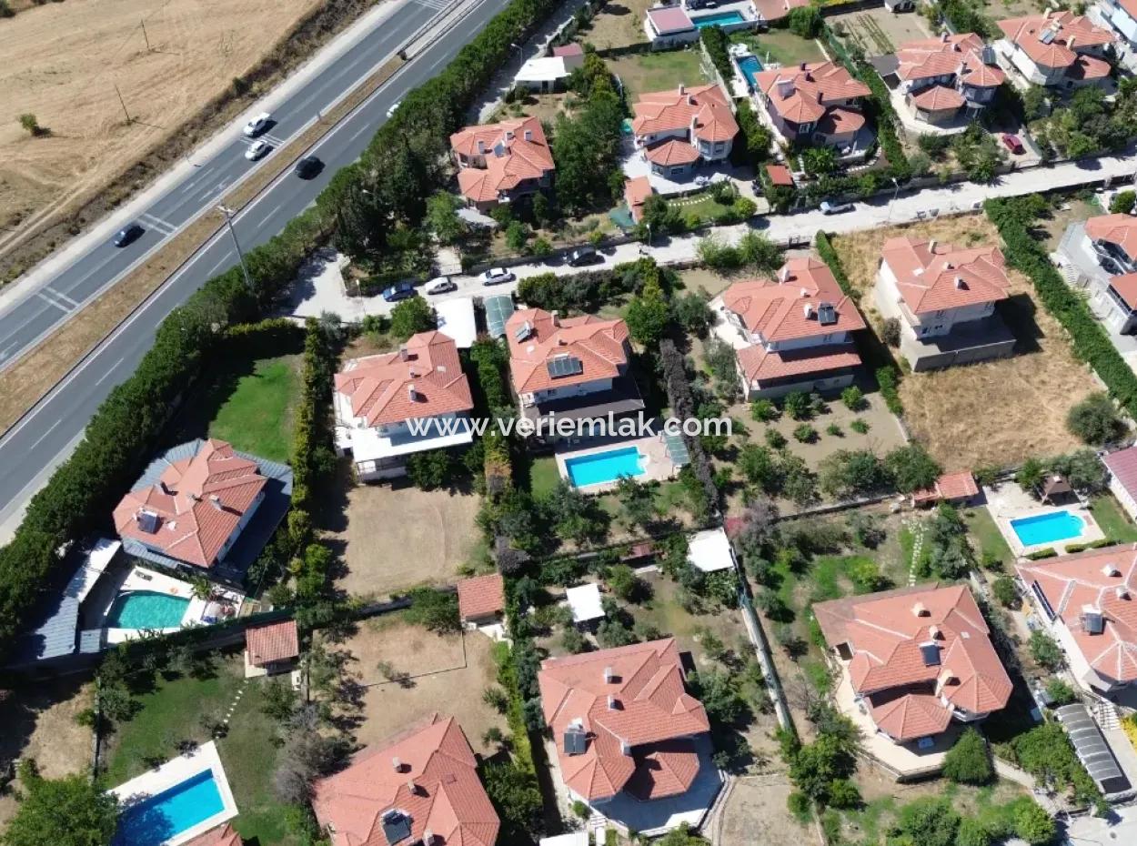 Furnished Villa For Rent With Fully Detached Pool In Seferihisar Ulamış Turunçevler Sitesi