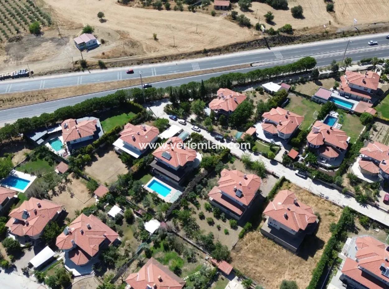 Furnished Villa For Rent With Fully Detached Pool In Seferihisar Ulamış Turunçevler Sitesi
