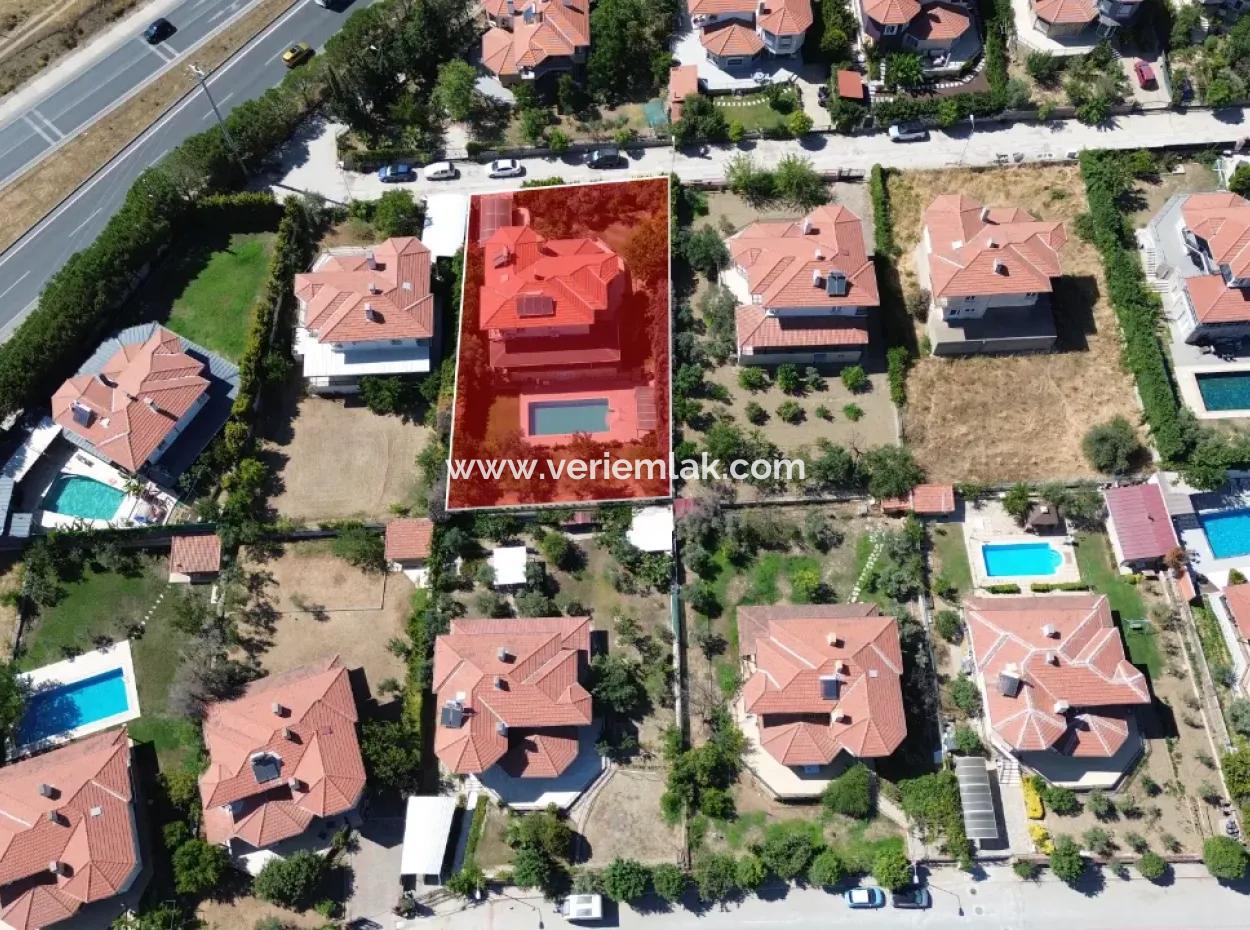 Villa With Pool For Sale In Seferihisar Ulamış | Fully Detached 5 1 Luxury Villa In Turunçevler Sitesi