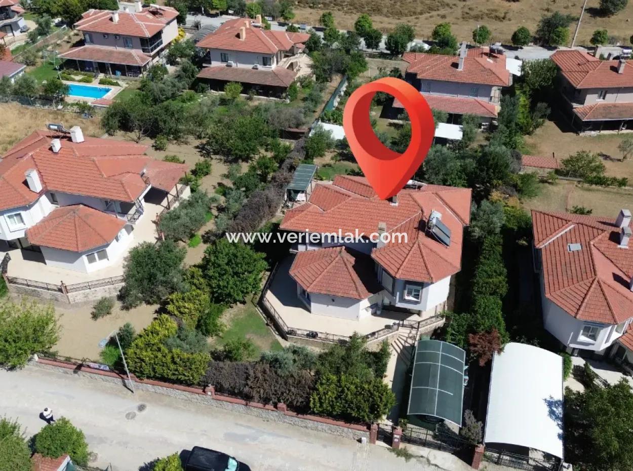 Villa With Pool For Sale In Seferihisar Ulamış | Fully Detached 5 1 Luxury Villa In Turunçevler Sitesi