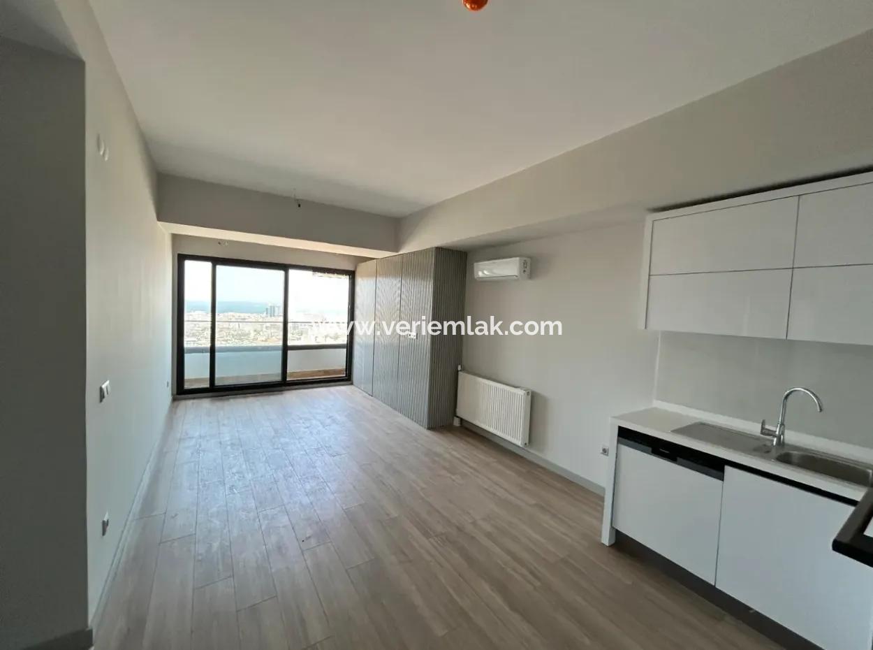 25 Floors Panoramic View Luxury 2 1 In Izka Merkez Yaşam Konak
