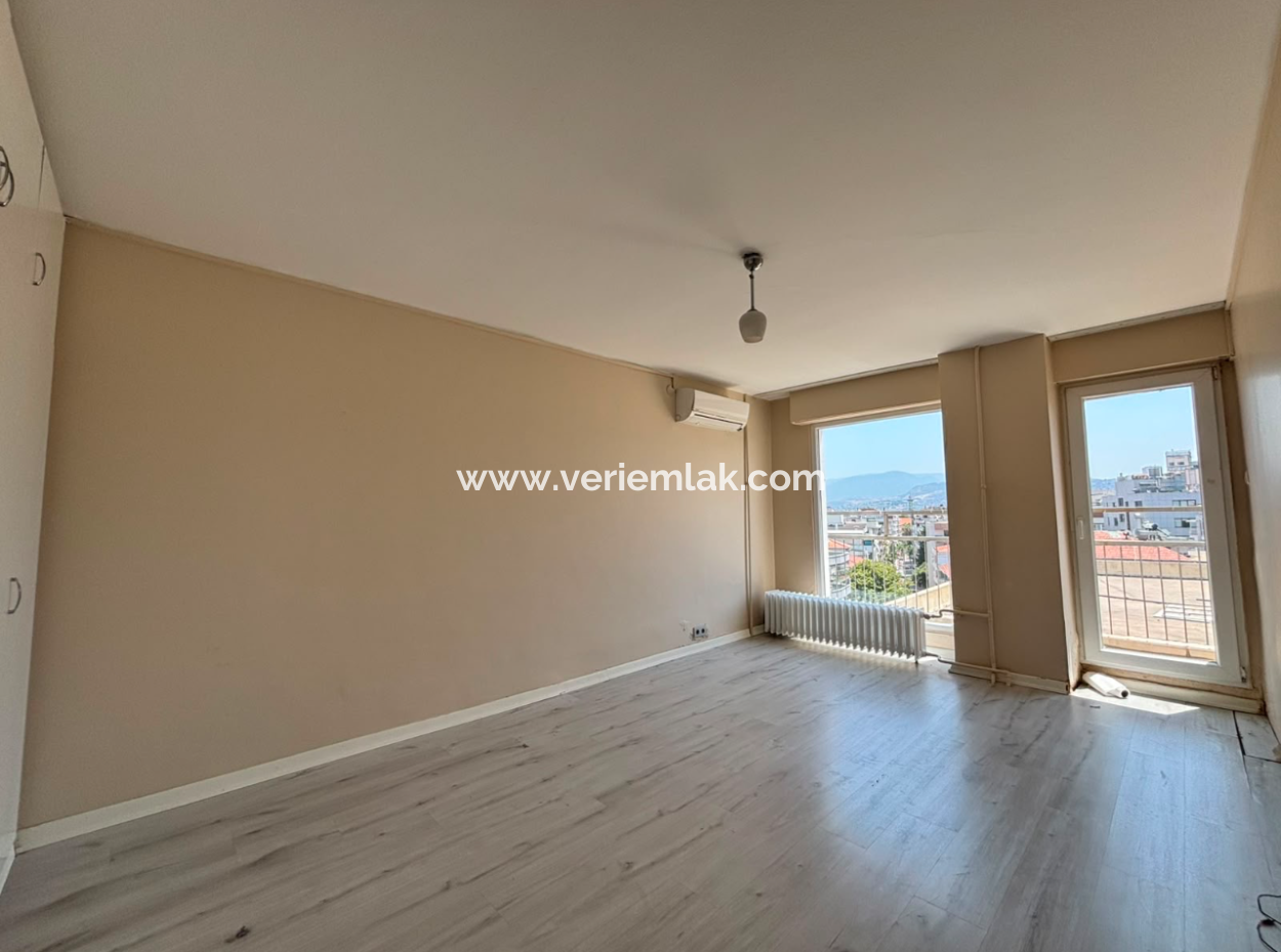 7Th Floor 410M2 Terrace 3 1 Flat For Rent With Sea View In Alsancak Republic Square!