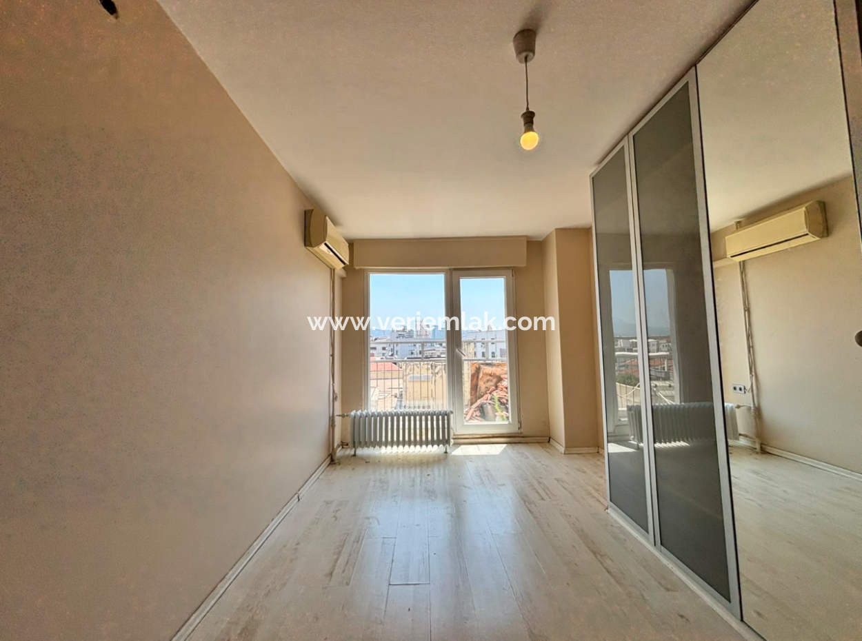 7Th Floor 410M2 Terrace 3 1 Flat For Rent With Sea View In Alsancak Republic Square!