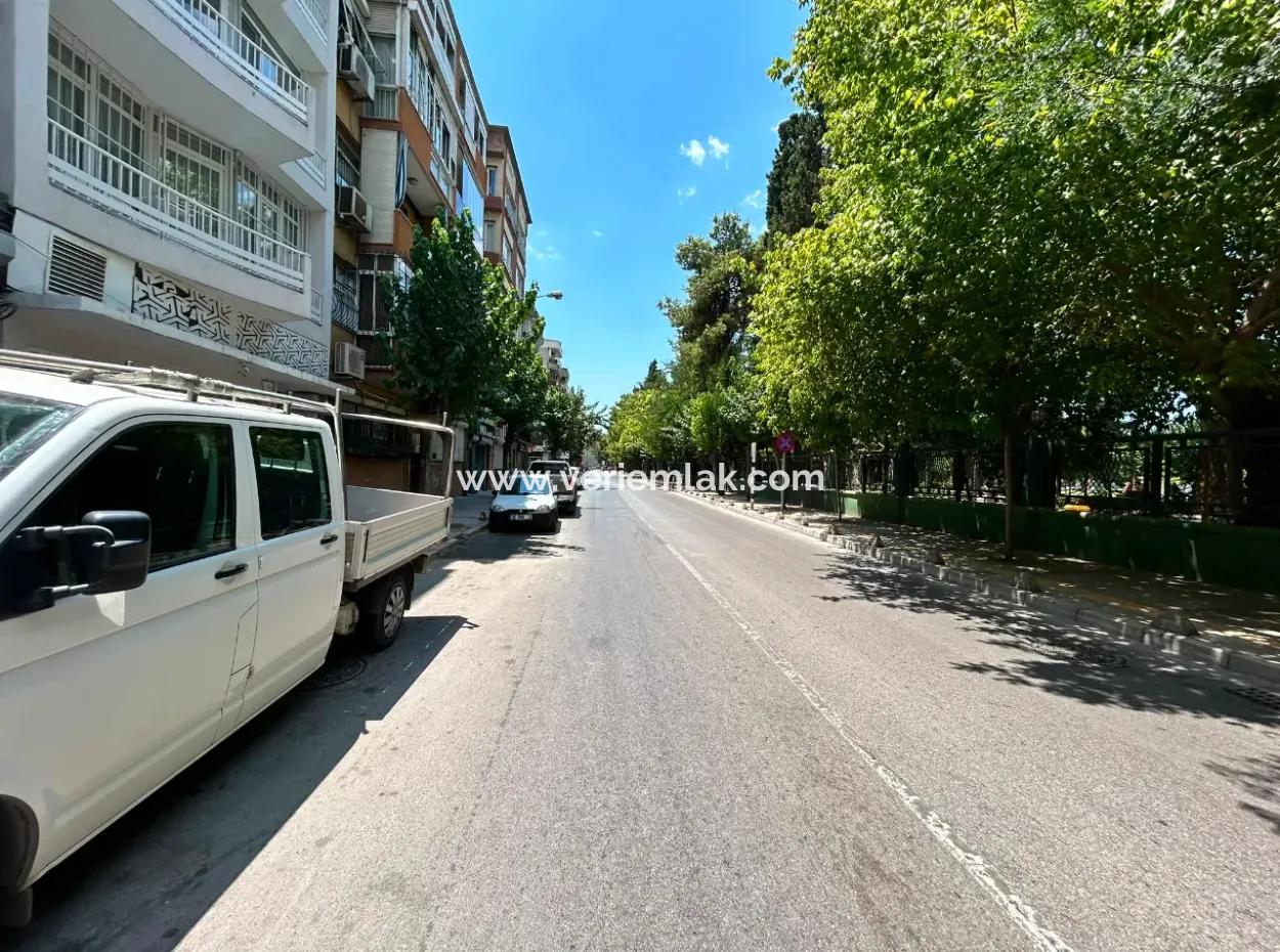 100M2 Shop With Garden On Main Street Near The Fair Republic Gate