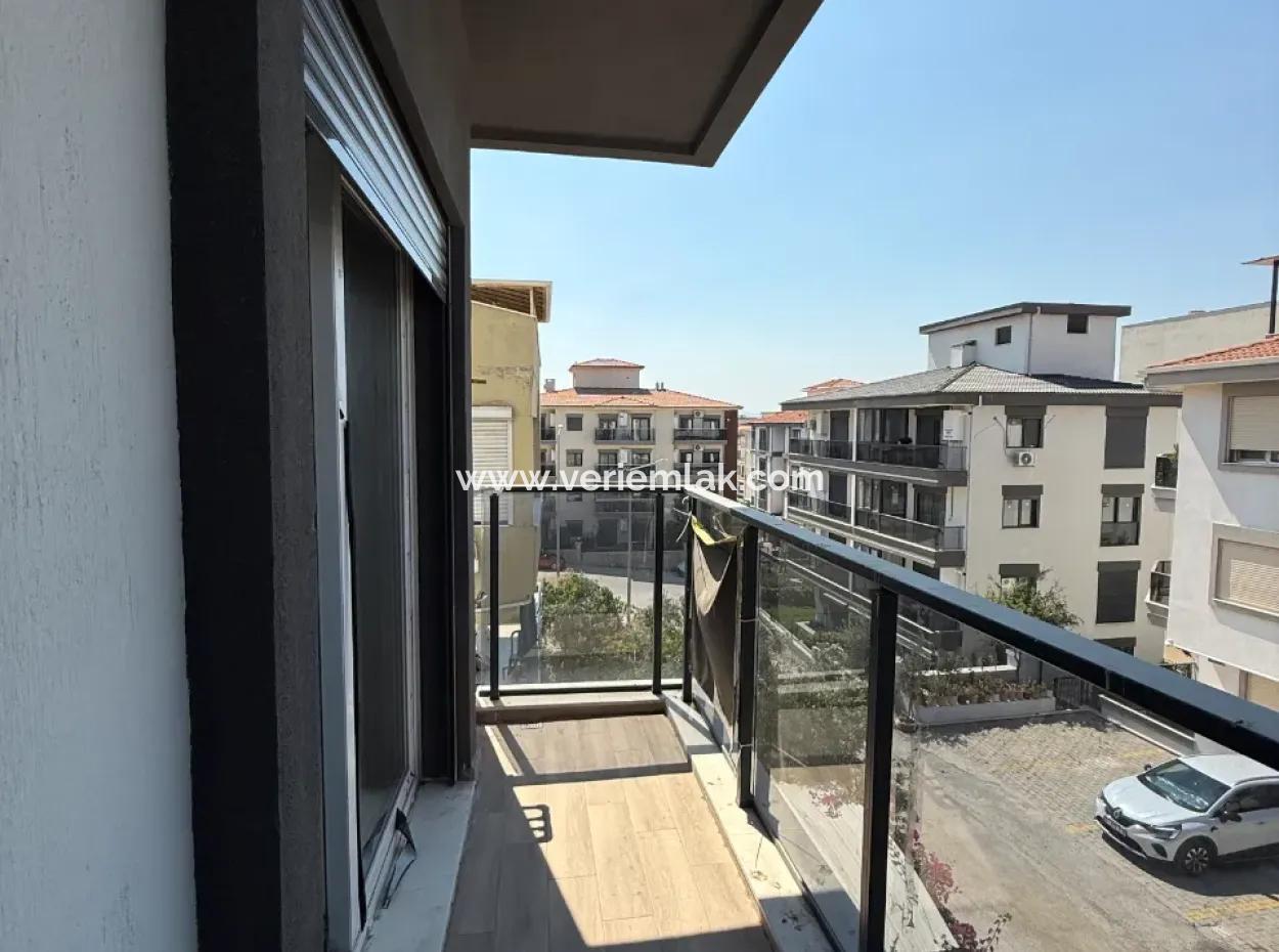 Brand New 2 1 Flat For Sale In Seferihisar Camikebir Neighborhood | With Balcony | Automatic Shutter | Arçelik Built-In | With Parking