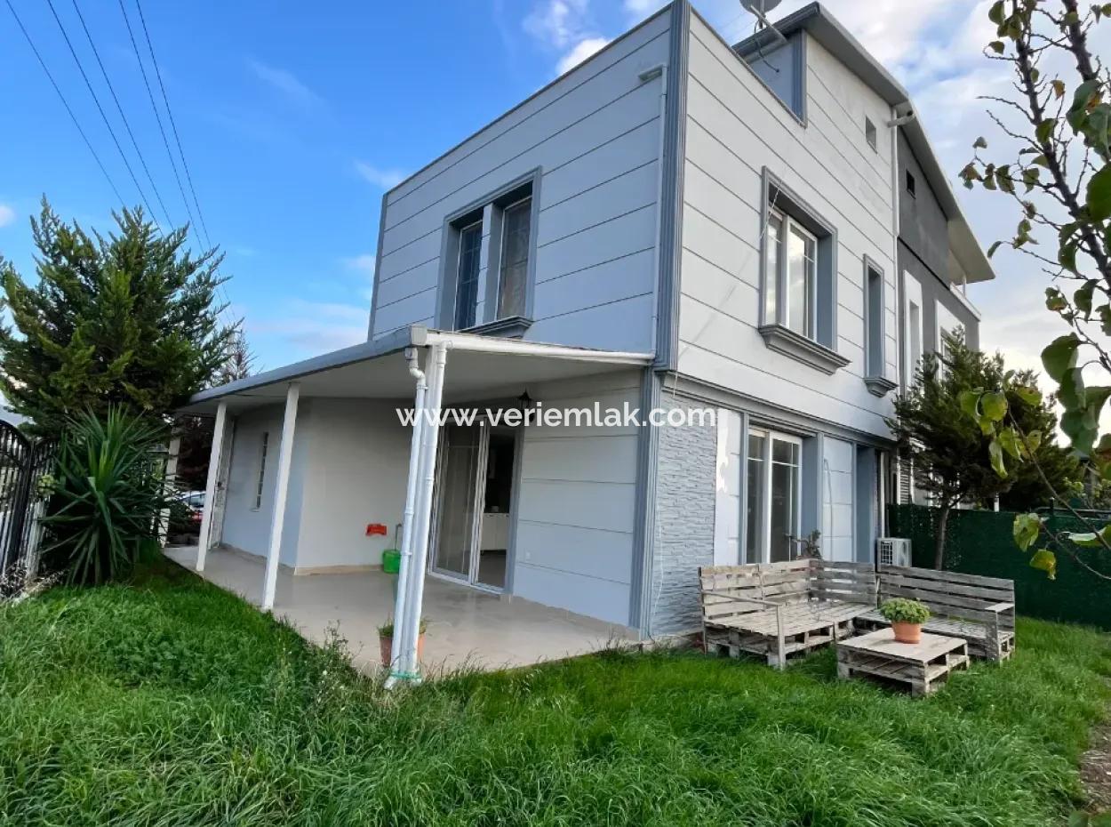 Centrally Located, Large Garden And Terrace Villa For Sale In Seferihisar Düzce Neighborhood