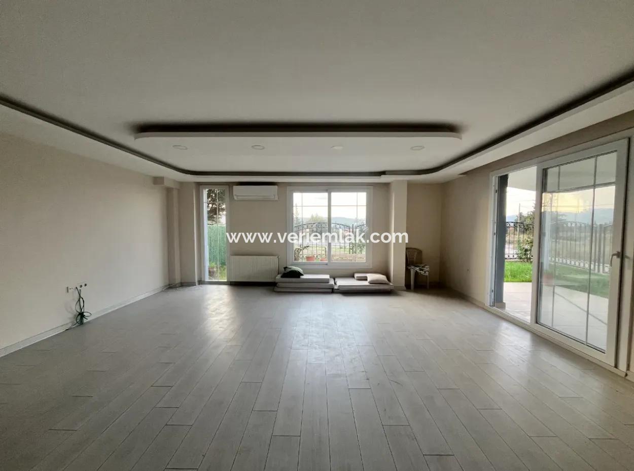 Centrally Located, Large Garden And Terrace Villa For Sale In Seferihisar Düzce Neighborhood