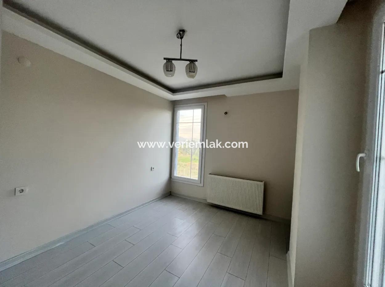 Centrally Located, Large Garden And Terrace Villa For Sale In Seferihisar Düzce Neighborhood