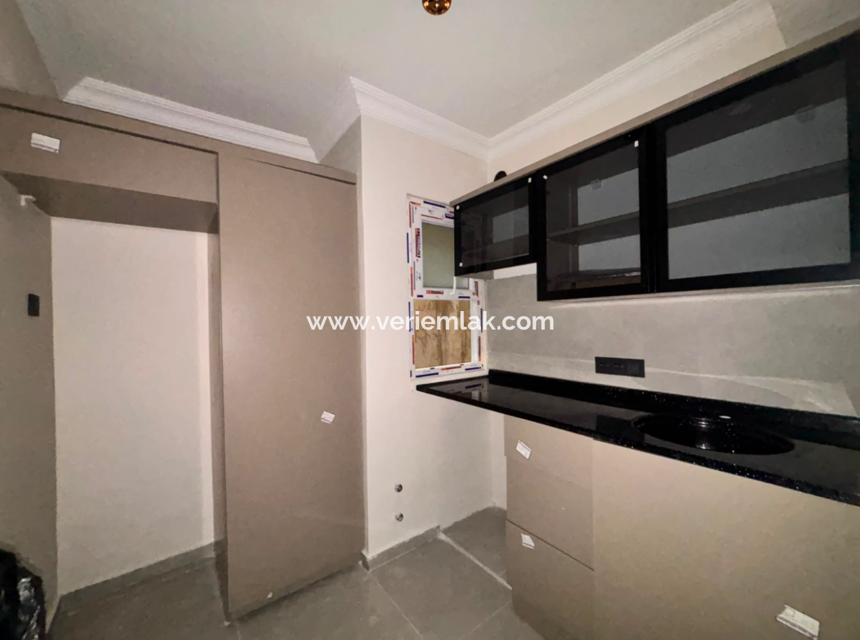 Flat For Sale Opposite Alsancak Dünyagöz Hospital Without Cost!