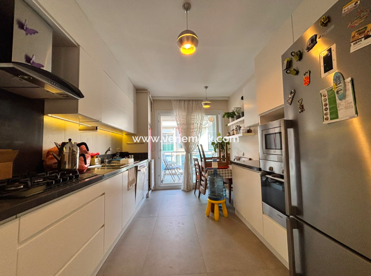 3 1 Luxury Furnished Flat For Rent With Parking Lot In Karşiyaka Demirköprü!
