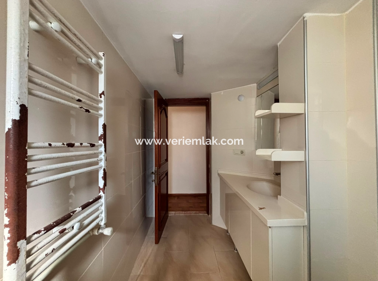 2 1 110M2 Well-Maintained Flat For Rent Near Alsancak Tevfik Fikret!