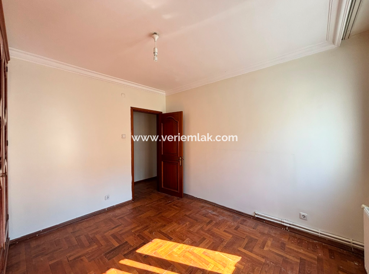 2 1 110M2 Well-Maintained Flat For Rent Near Alsancak Tevfik Fikret!