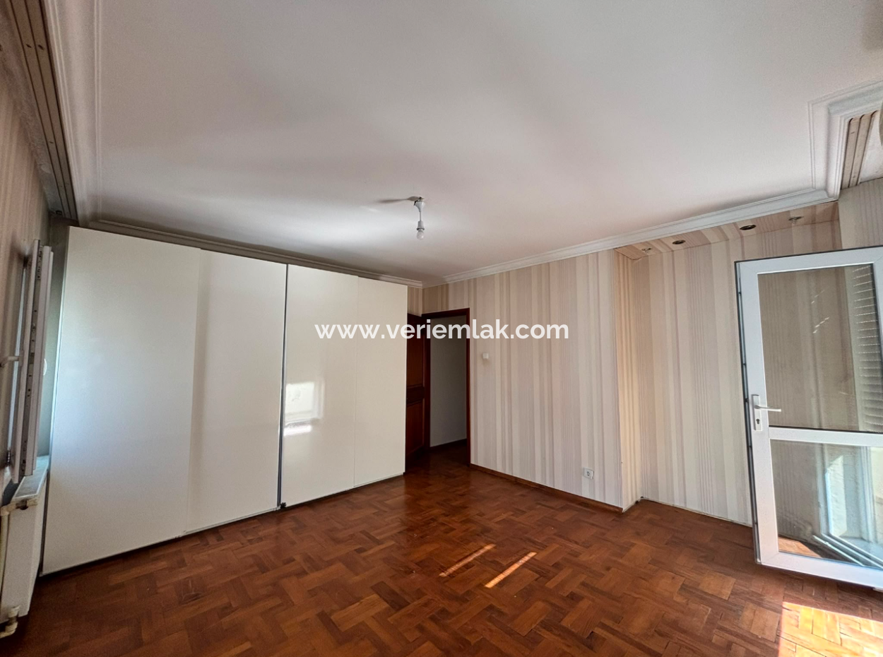 2 1 110M2 Well-Maintained Flat For Rent Near Alsancak Tevfik Fikret!