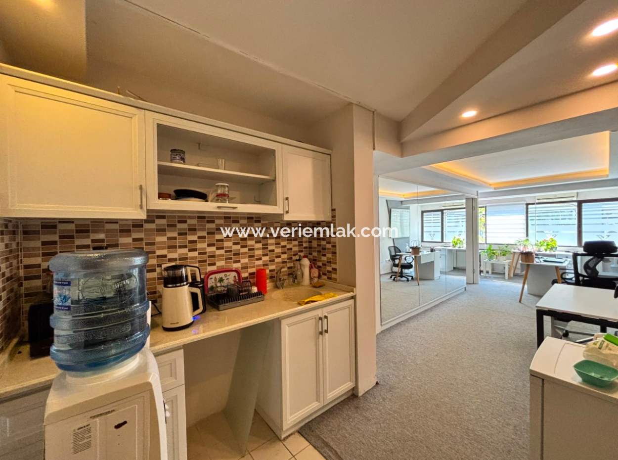 1 1 Well-Maintained Workplace For Rent With Parking Lot In Alsancak Cyprus Martyrs