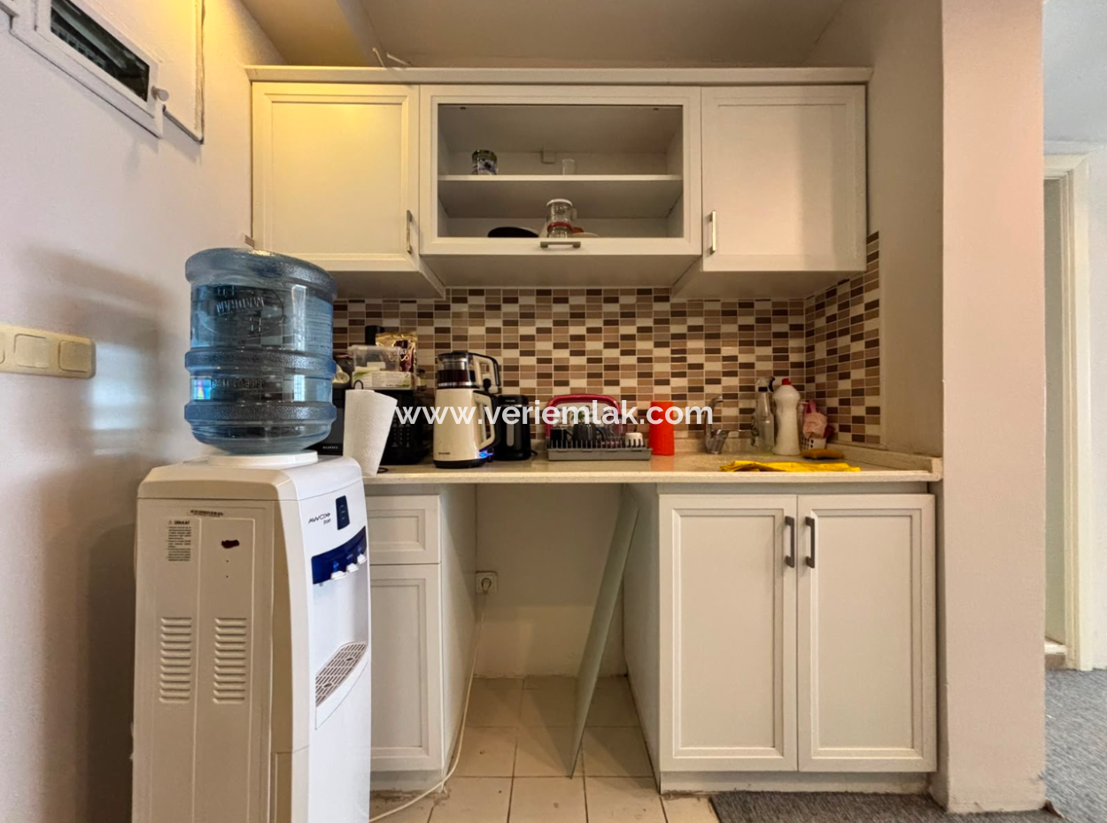 1 1 Well-Maintained Workplace For Rent With Parking Lot In Alsancak Cyprus Martyrs