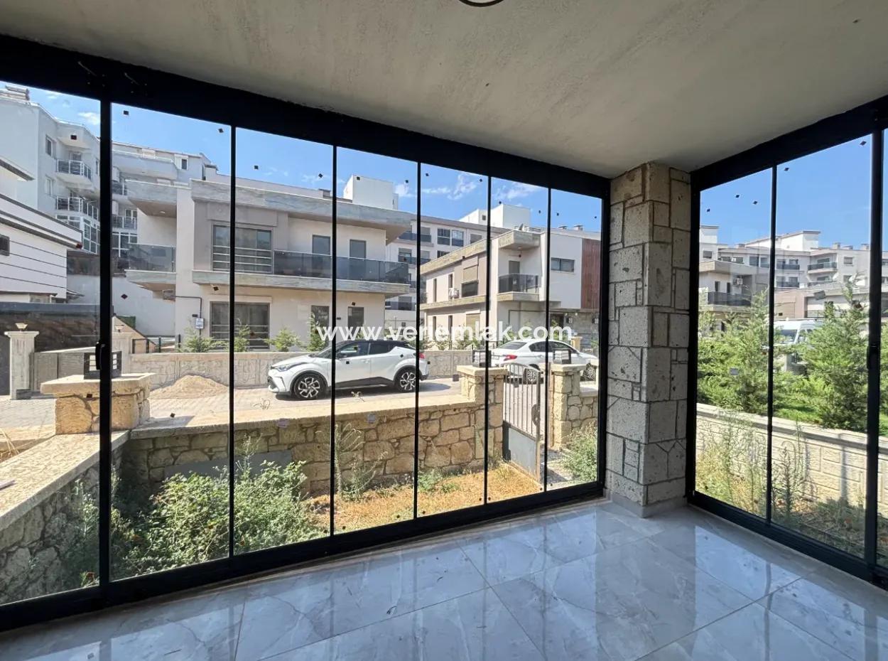 Private Villa For Sale In The Villas Area In The City Center Of Seferihisar