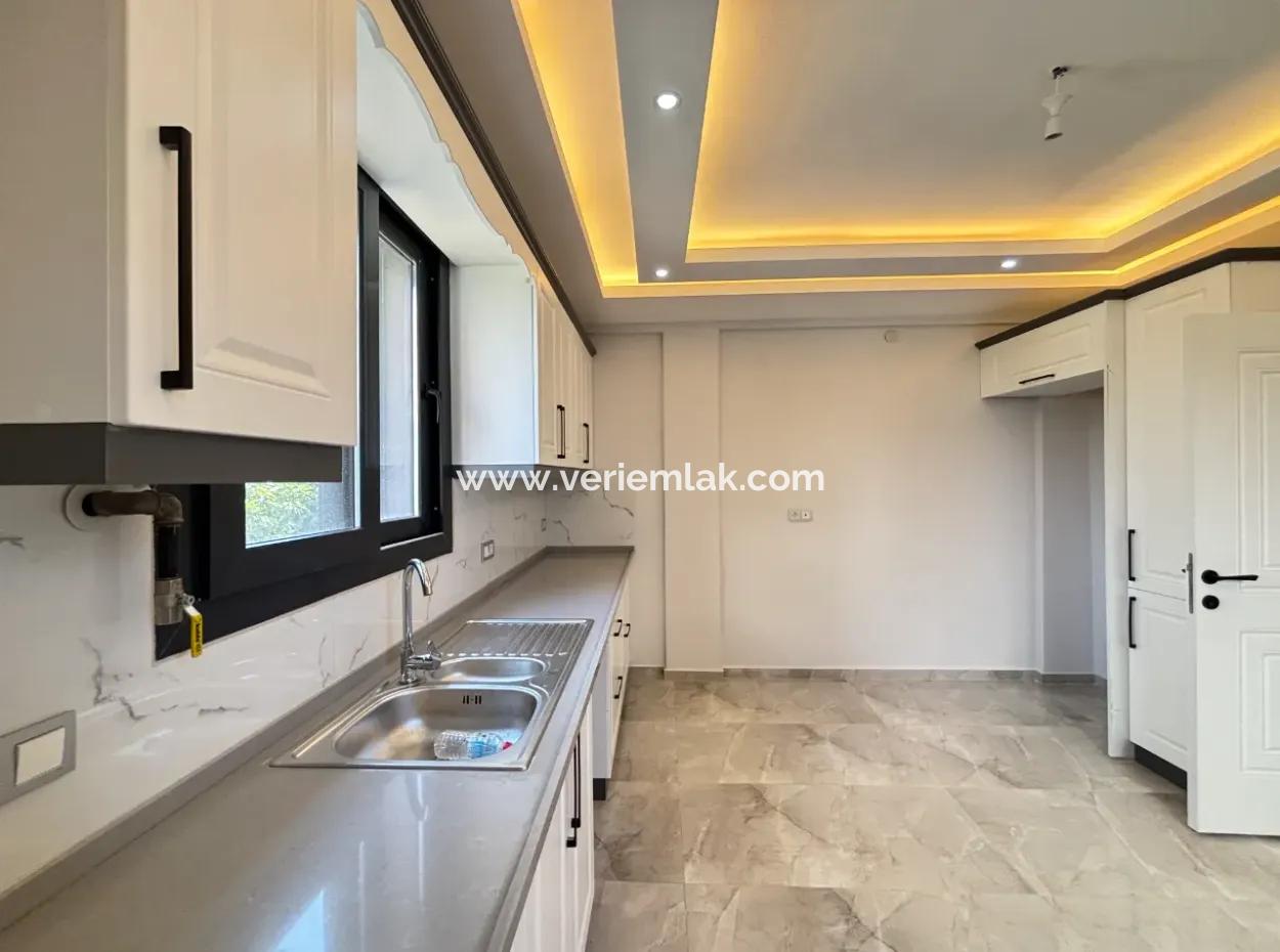 Private Villa For Sale In The Villas Area In The City Center Of Seferihisar
