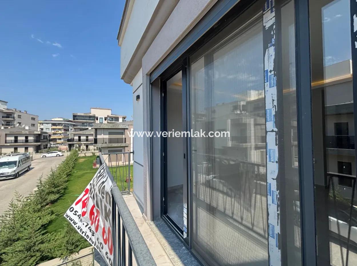Private Villa For Sale In The Villas Area In The City Center Of Seferihisar