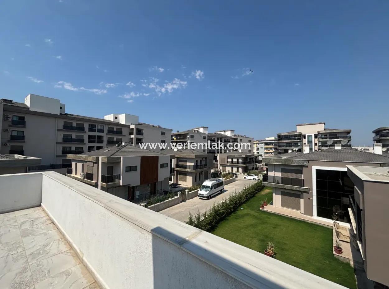 Private Villa For Sale In The Villas Area In The City Center Of Seferihisar