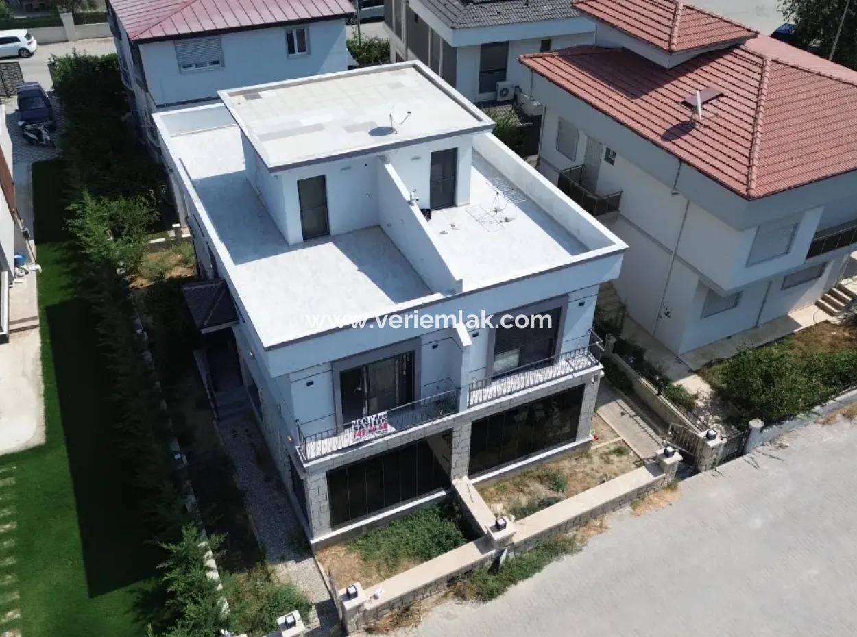 Private Villa For Sale In The Villas Area In The City Center Of Seferihisar