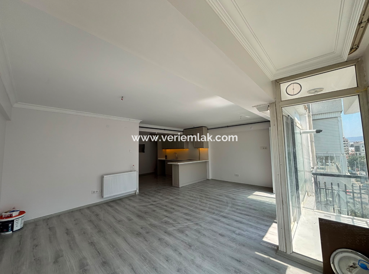 3 1 American Kitchen On Alsancak Cumhuriyet Boulevard Is Ready For Rent Both As An Office And As An Apartment, Where You Can Move Immediately.