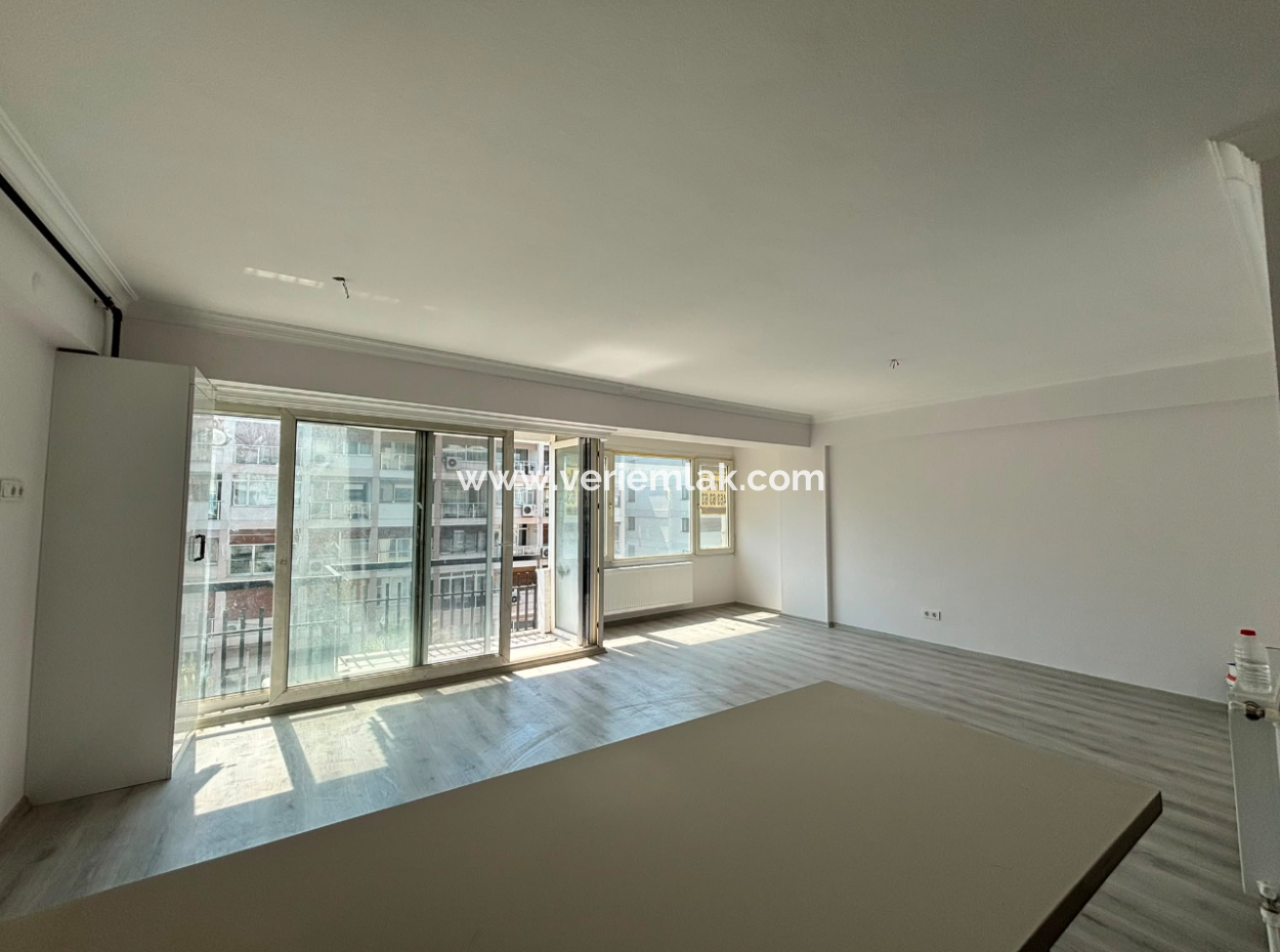3 1 American Kitchen On Alsancak Cumhuriyet Boulevard Is Ready For Rent Both As An Office And As An Apartment, Where You Can Move Immediately.