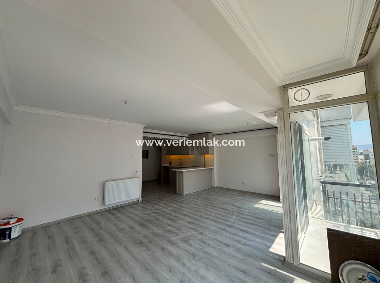 3 1 American Kitchen On Alsancak Cumhuriyet Boulevard Is Ready For Rent Both As An Office And As An Apartment, Where You Can Move Immediately.