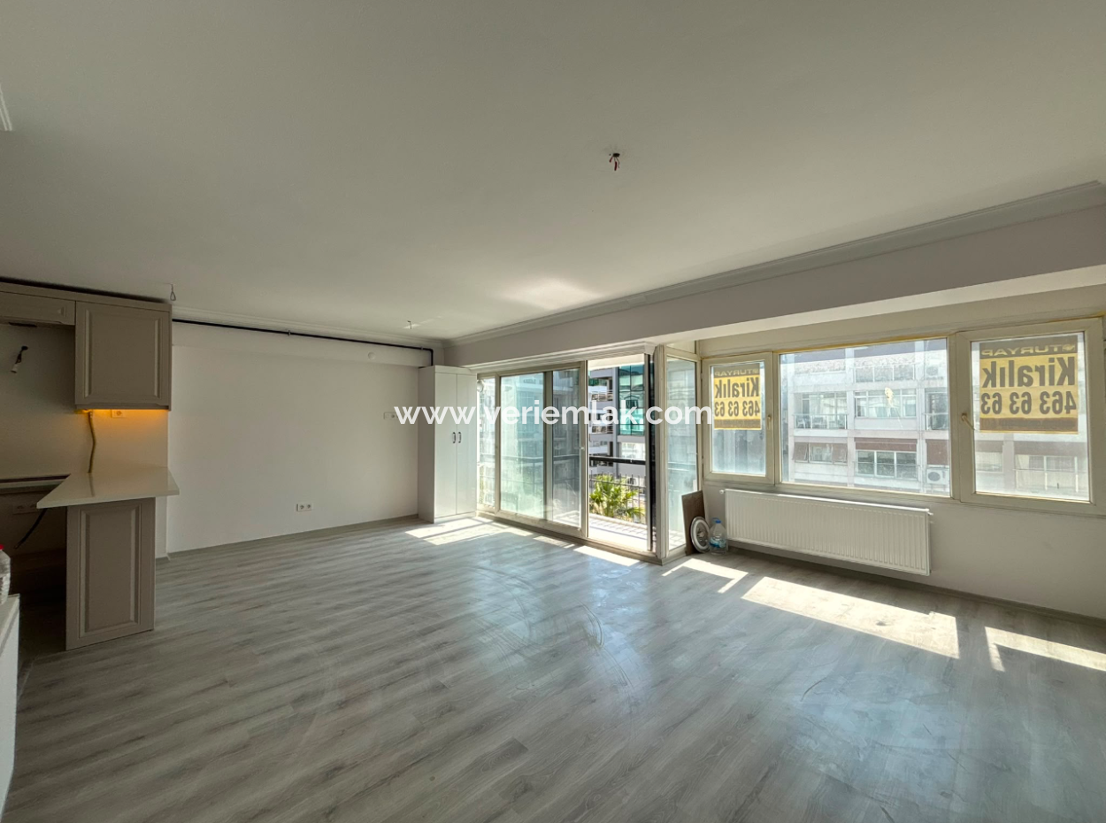 3 1 American Kitchen On Alsancak Cumhuriyet Boulevard Is Ready For Rent Both As An Office And As An Apartment, Where You Can Move Immediately.