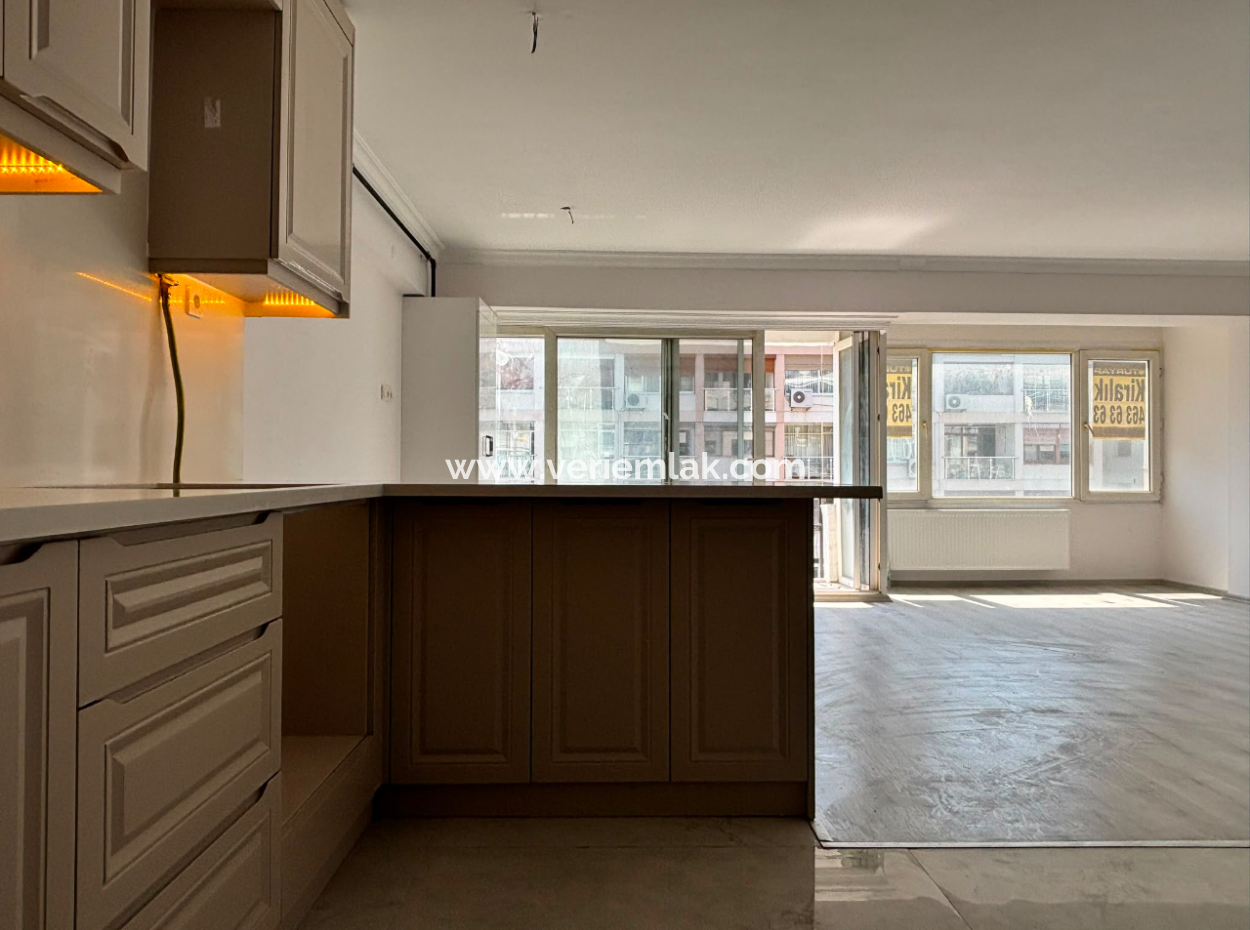 3 1 American Kitchen On Alsancak Cumhuriyet Boulevard Is Ready For Rent Both As An Office And As An Apartment, Where You Can Move Immediately.