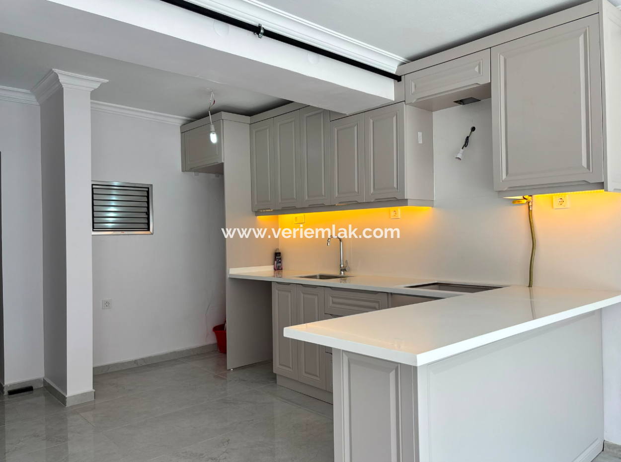 3 1 American Kitchen On Alsancak Cumhuriyet Boulevard Is Ready For Rent Both As An Office And As An Apartment, Where You Can Move Immediately.