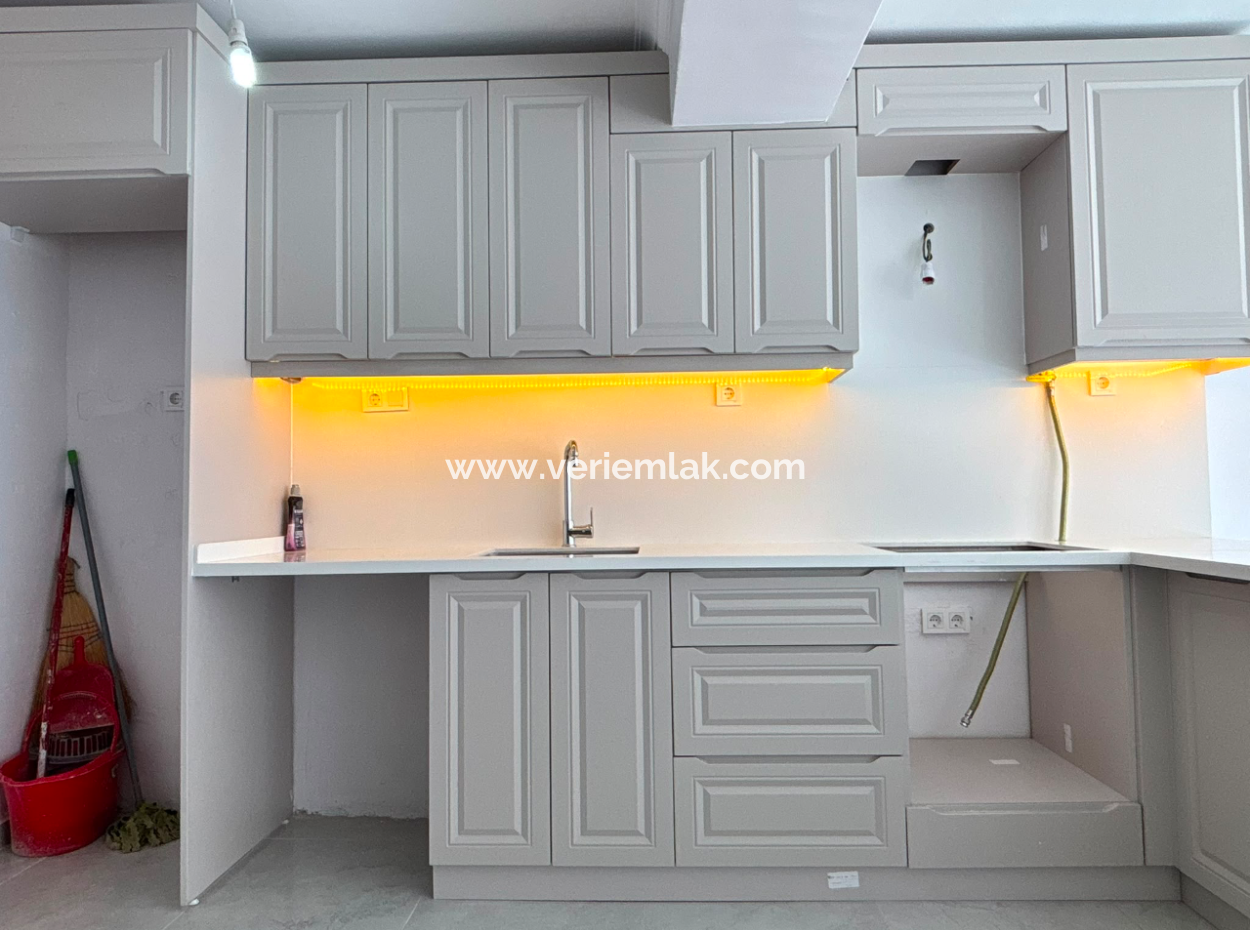 3 1 American Kitchen On Alsancak Cumhuriyet Boulevard Is Ready For Rent Both As An Office And As An Apartment, Where You Can Move Immediately.