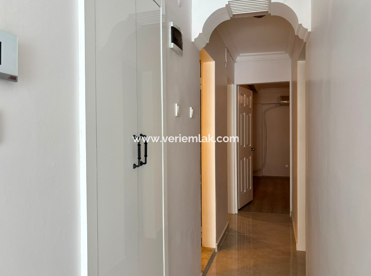 3 1 American Kitchen On Alsancak Cumhuriyet Boulevard Is Ready For Rent Both As An Office And As An Apartment, Where You Can Move Immediately.