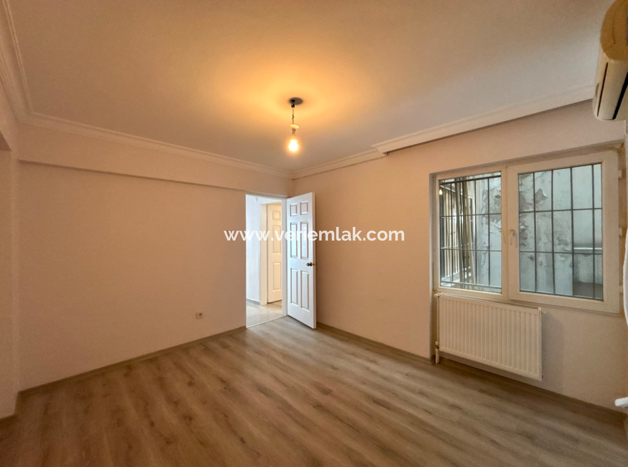 3 1 American Kitchen On Alsancak Cumhuriyet Boulevard Is Ready For Rent Both As An Office And As An Apartment, Where You Can Move Immediately.