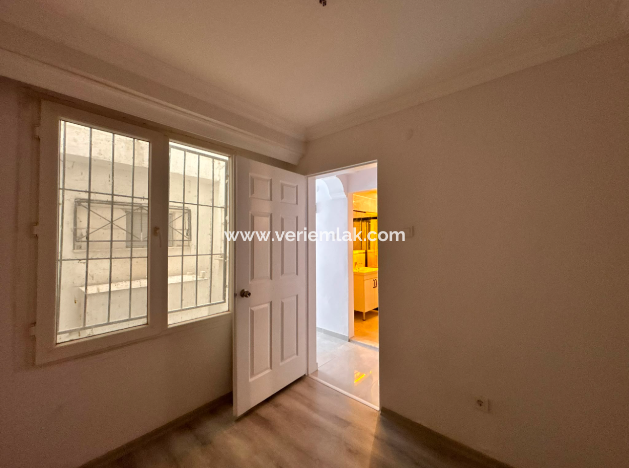 3 1 American Kitchen On Alsancak Cumhuriyet Boulevard Is Ready For Rent Both As An Office And As An Apartment, Where You Can Move Immediately.