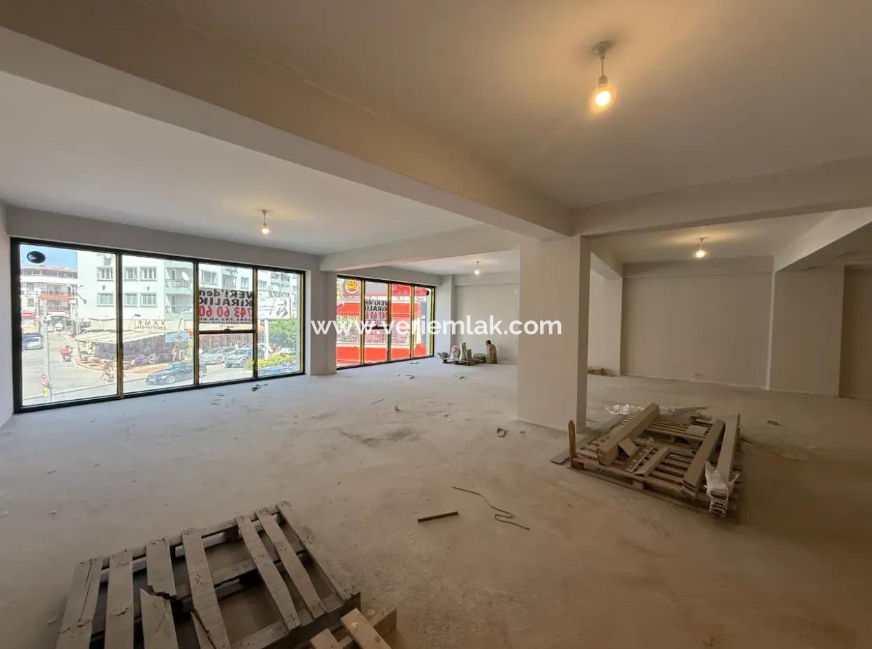 500 M² Duplex Commercial Area In A Prestigious Location In Seferihisar Bazaar Center