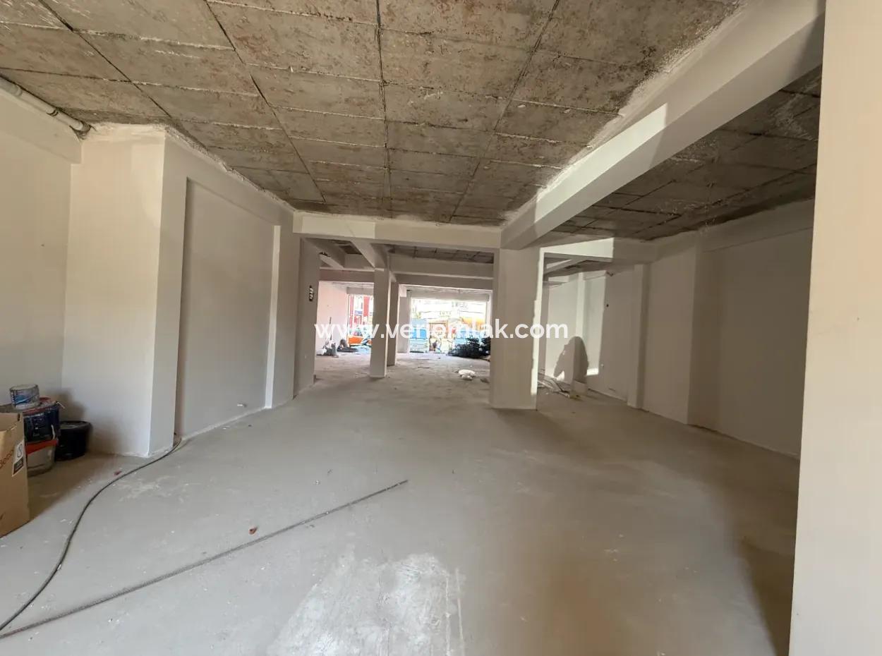 500 M² Duplex Commercial Area In A Prestigious Location In Seferihisar Bazaar Center