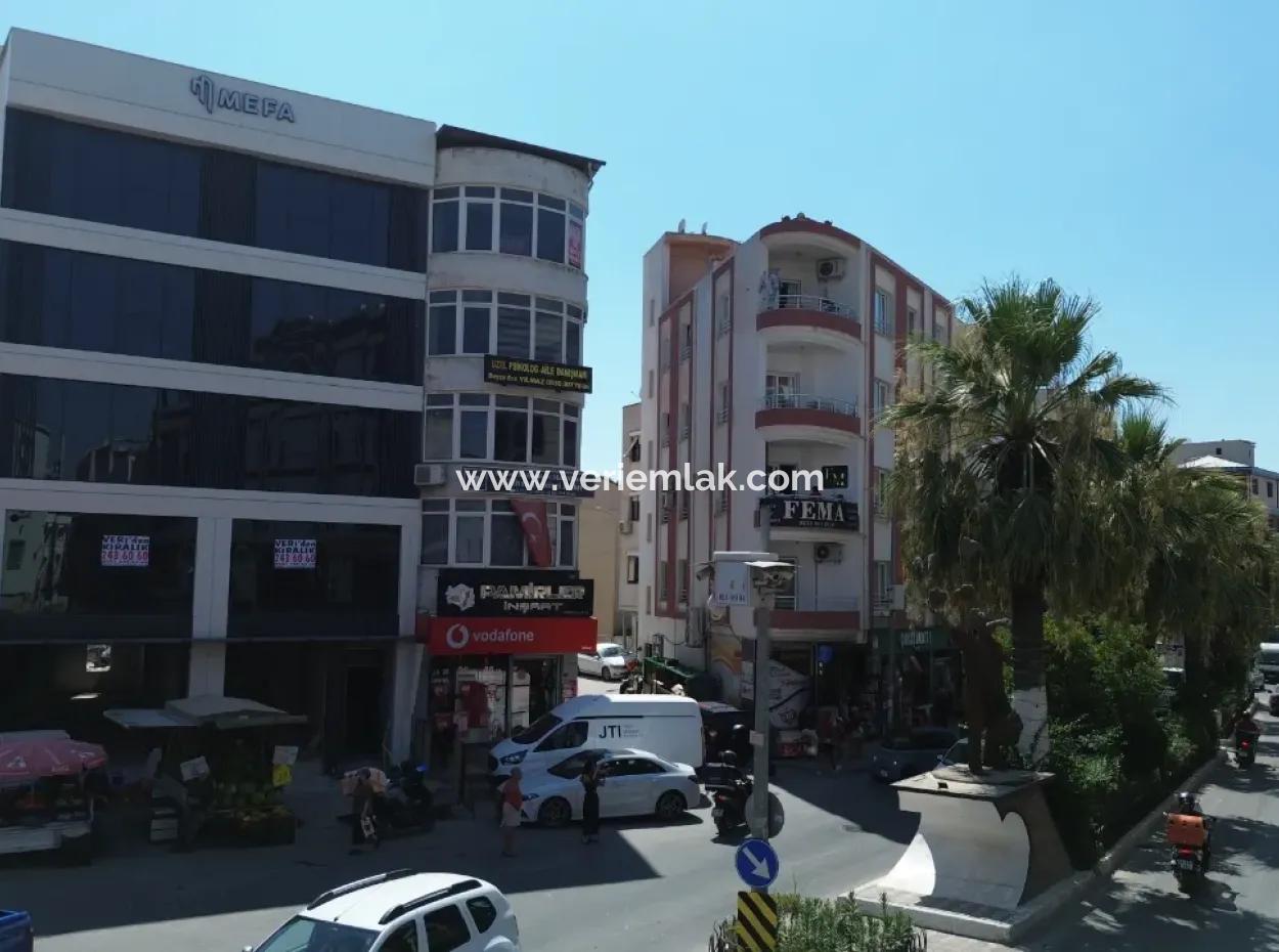 500 M² Duplex Commercial Area In A Prestigious Location In Seferihisar Bazaar Center