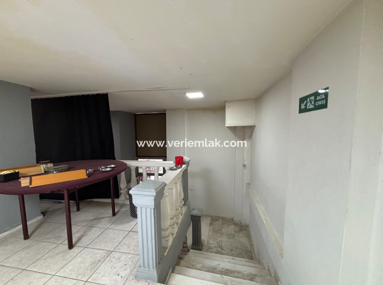 300M2 Shop For Rent With Wide Facade In Seferihisar Bazaar Center