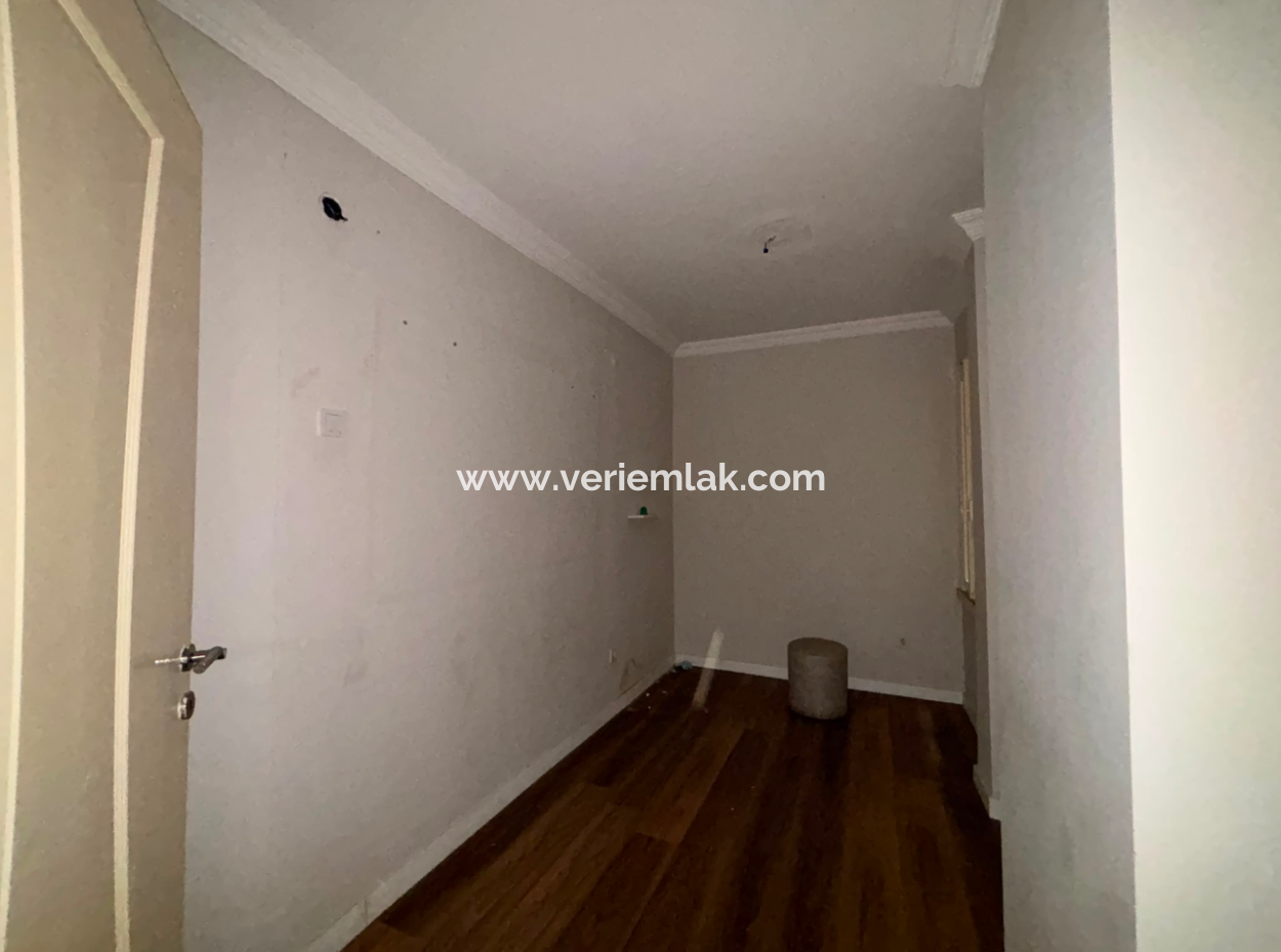 1St Floor 3 1 120M2 Well-Maintained Business For Rent In Alsancak Cyprus Martyrs