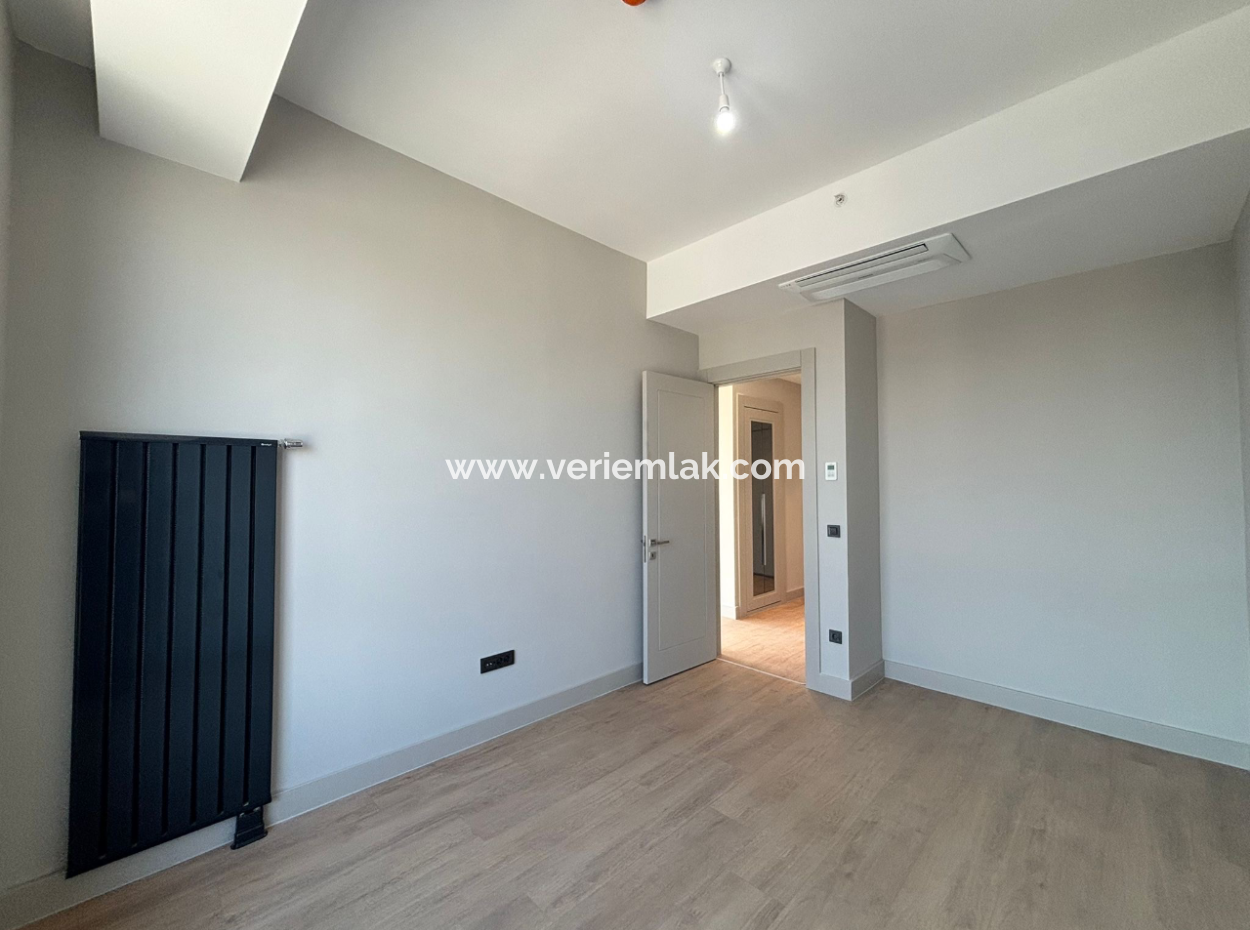 Alsancak Evora Project 22Nd Floor 1 1 Corner City View Flat For Rent!