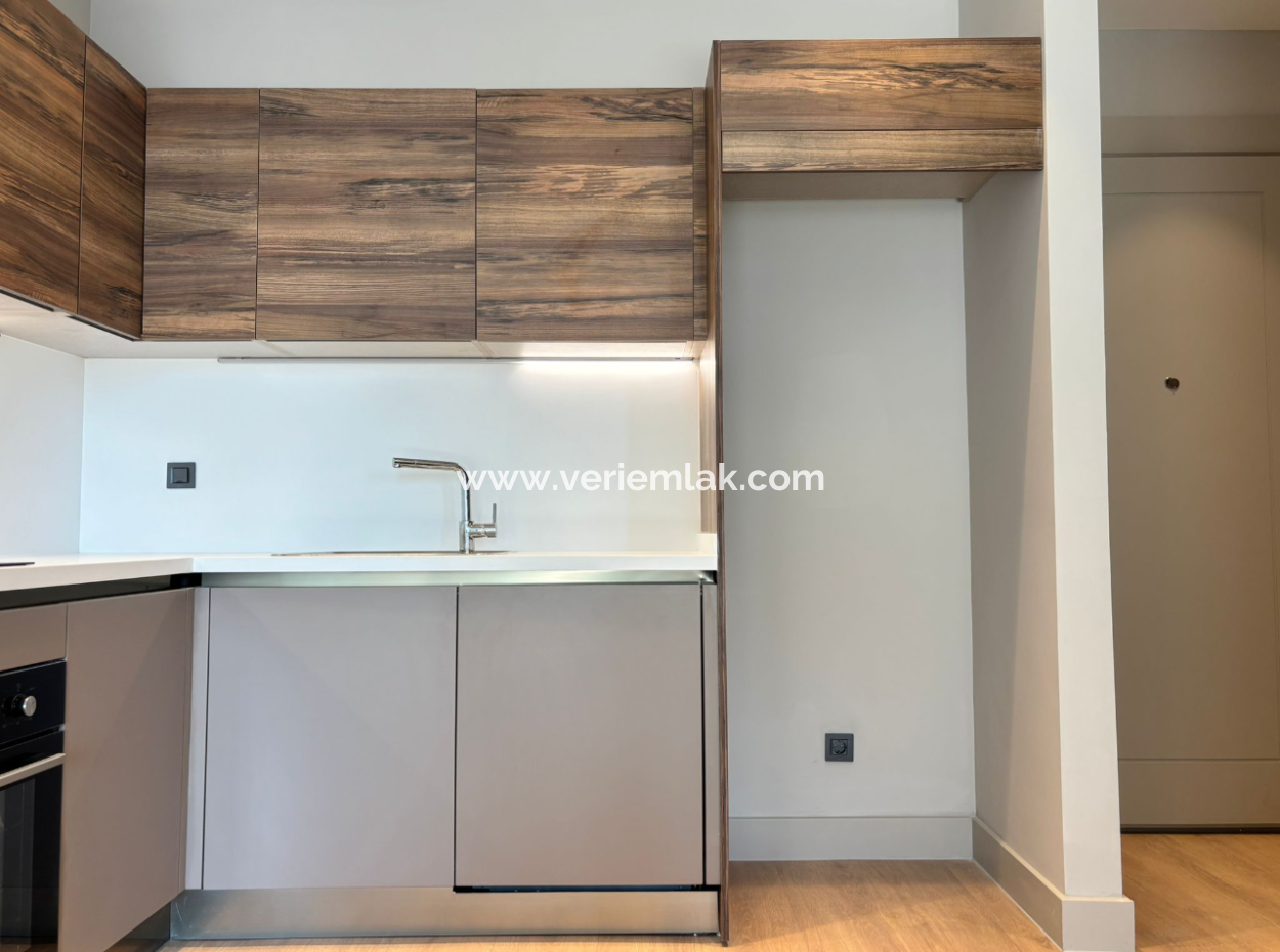 Alsancak Evora Project 22Nd Floor 1 1 Corner City View Flat For Rent!