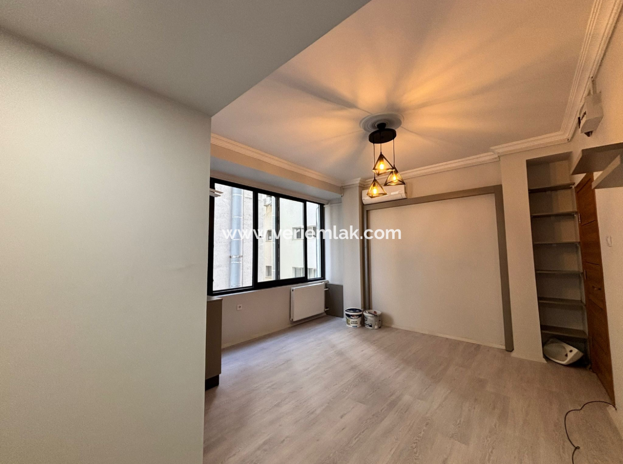 Alsancak Republic Square 4Th Floor Renovated Office/Workplace For Rent