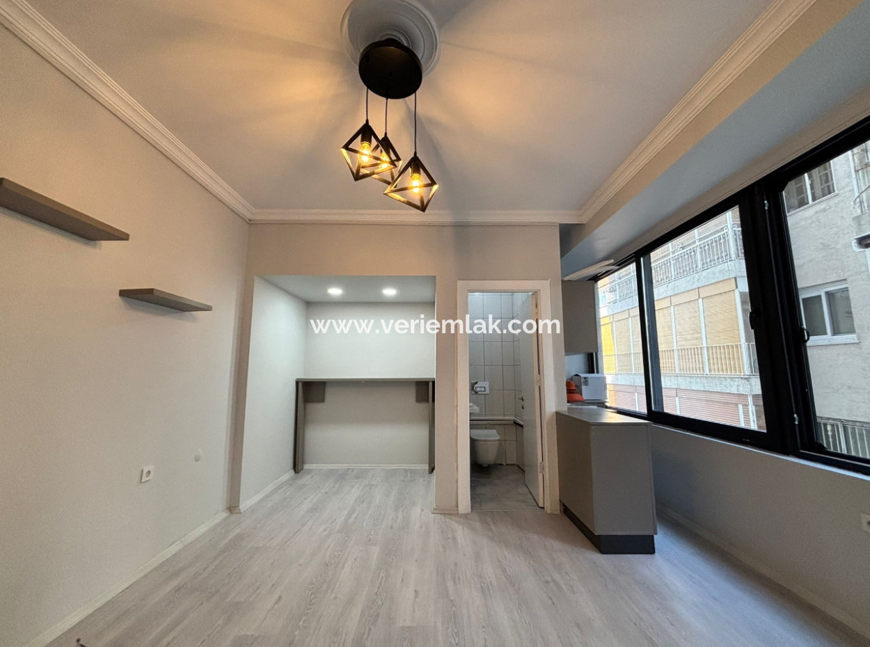 Alsancak Republic Square 4Th Floor Renovated Office/Workplace For Rent