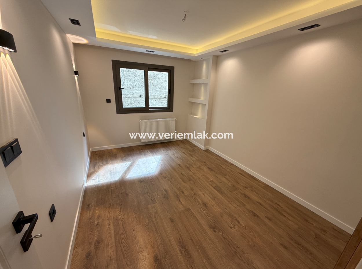 On The Street In Hakimn Houses, Tibaş Site Next To Full Renovation Elevator