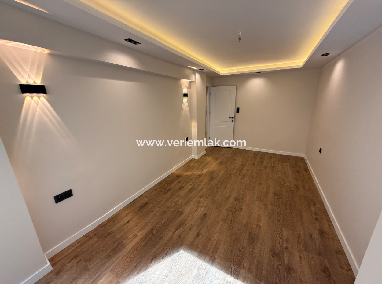 On The Street In Hakimn Houses, Tibaş Site Next To Full Renovation Elevator