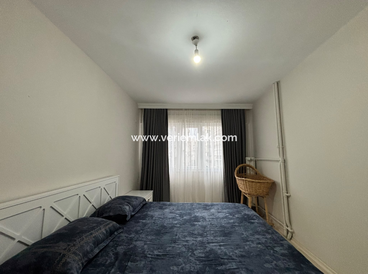 Alsancak Near Dutlu Street 3 1 3Rd Floor Well-Maintained Flat For Sale