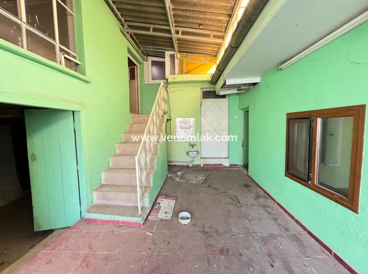 Detached House For Sale In Kemalpaşa Halilbeyli On A 229 M² Plot