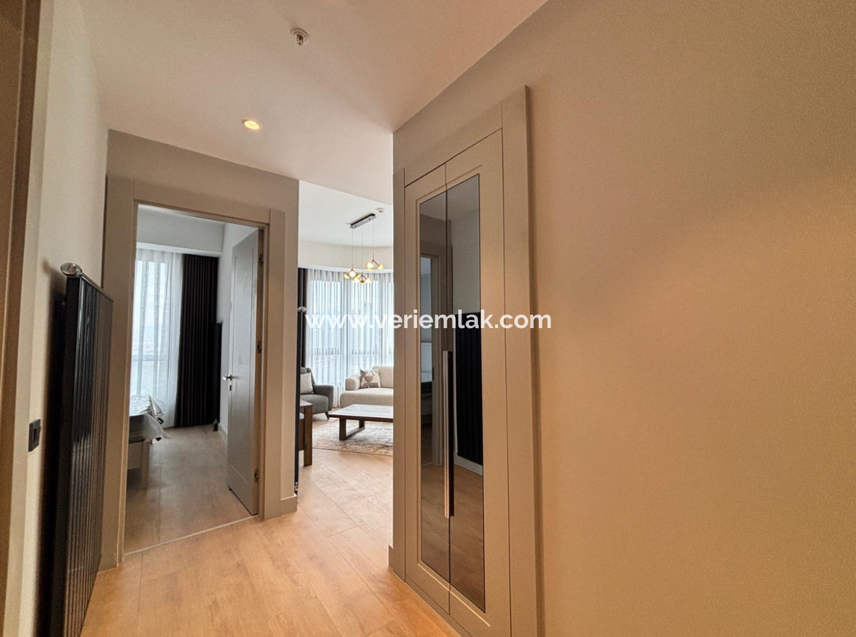 Alsancak Evora Project 19Th Floor 1 1 Zero Furnished Corner Flat For Rent!