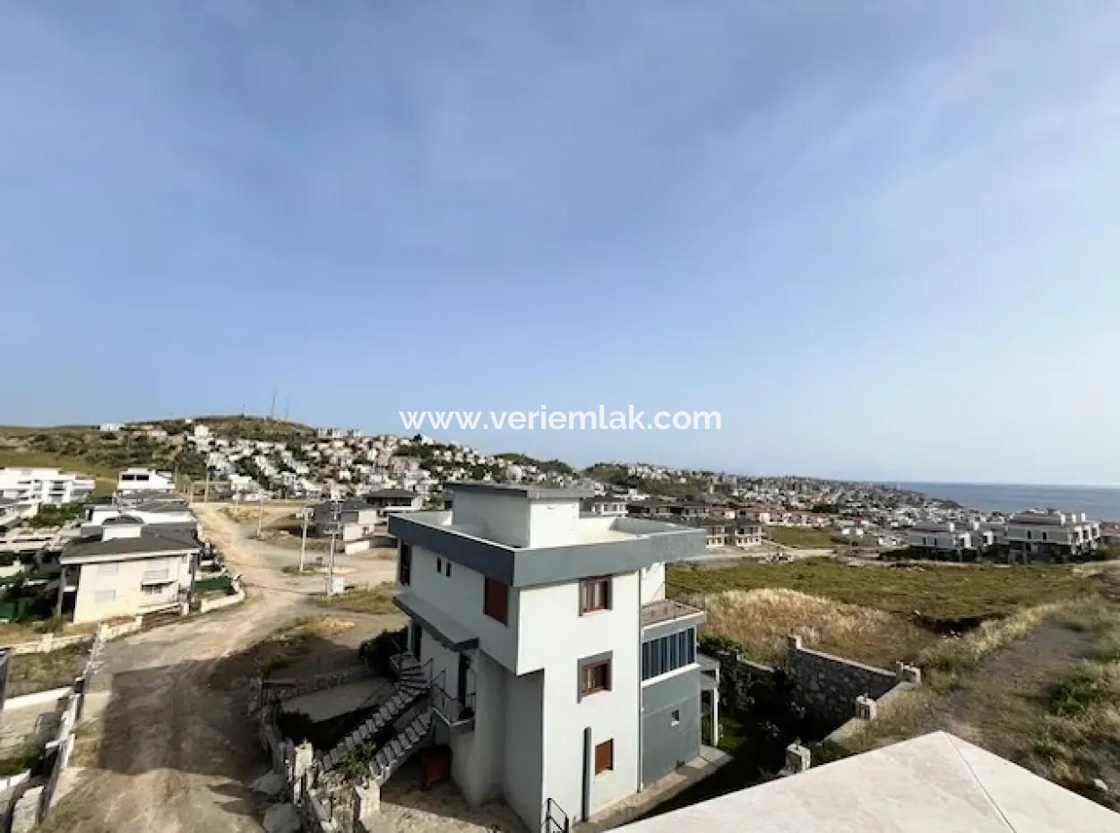 6 1 New Villa With Pool In Seferihisar Akarca