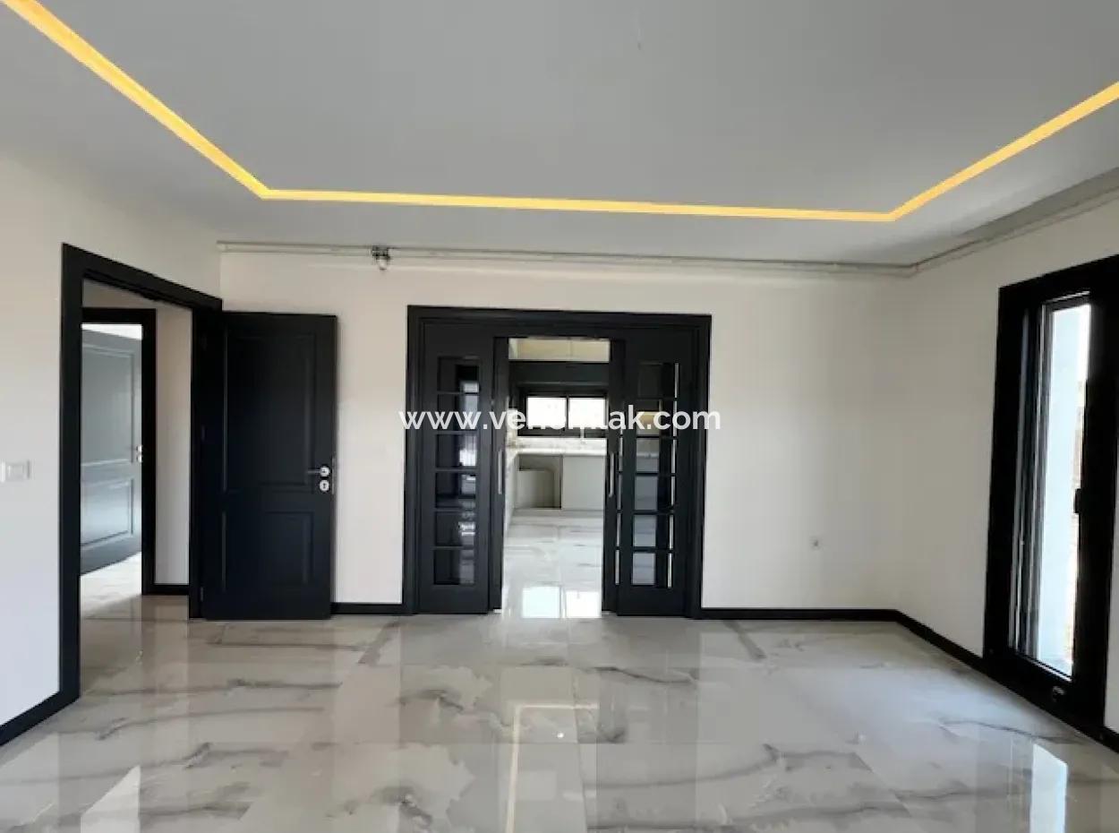 Brand New Apartments With Pool In A Complex In Seferihisar Karakayalar